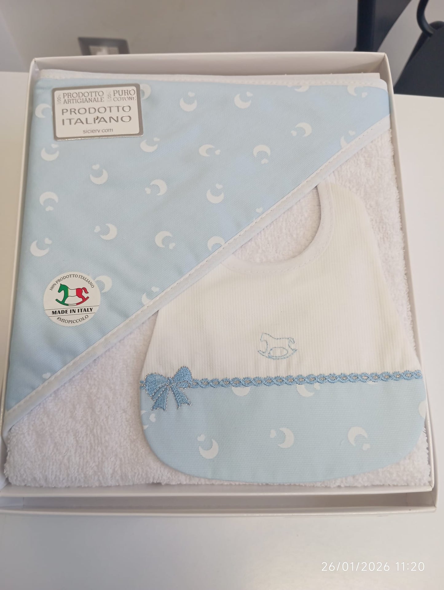 Set Accapatoio neonato e bavaglino